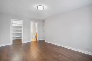 725 W Huntington Commons Rd, Mount Prospect, IL 60056 - Photo 9