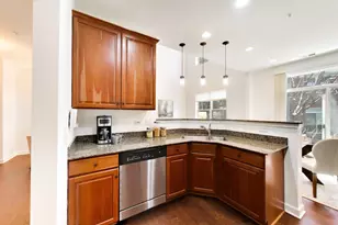 899 Bromley Pl, Northbrook, IL 60062 - Photo 9
