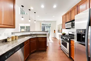 899 Bromley Pl, Northbrook, IL 60062 - Photo 7