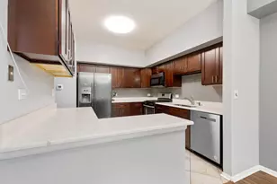 1175 Regency Dr, Schaumburg, IL 60193 - Photo 3
