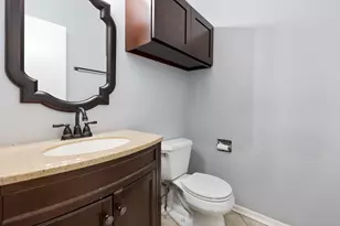 1175 Regency Dr, Schaumburg, IL 60193 - Photo 17