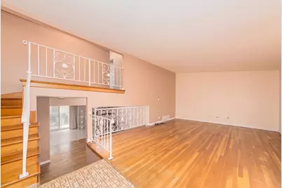 9025 Sherry Lane #9025, Des Plaines, IL 60016 - Photo 5