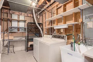 9025 Sherry Ln, Des Plaines, IL 60016 - Photo 11
