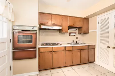 9025 Sherry Lane #9025, Des Plaines, IL 60016 - Photo 9