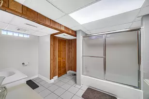 8644 Laramie Ave, Skokie, IL 60077 - Photo 17