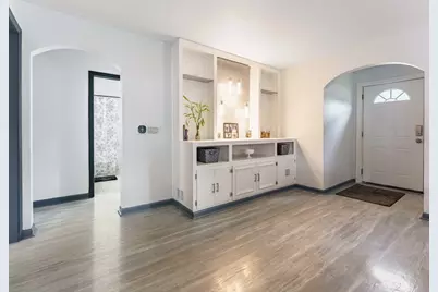 301 W Lonnquist Boulevard, Mount Prospect, IL 60056 - Photo 5