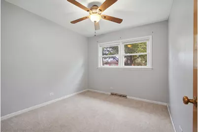 531 Cambridge Road, Des Plaines, IL 60016 - Photo 21