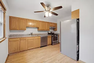 531 Cambridge Rd, Des Plaines, IL 60016 - Photo 15