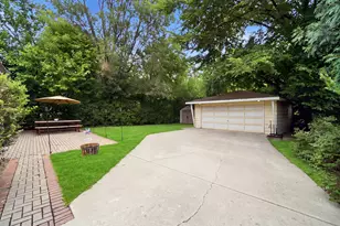 531 Cambridge Rd, Des Plaines, IL 60016 - Photo 29
