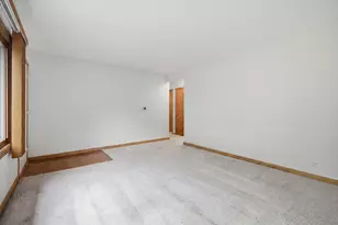 531 Cambridge Rd, Des Plaines, IL 60016 - Photo 9