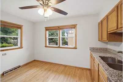 531 Cambridge Road, Des Plaines, IL 60016 - Photo 13