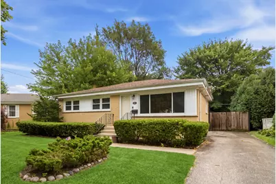 531 Cambridge Road, Des Plaines, IL 60016 - Photo 1
