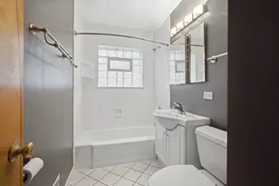 531 Cambridge Rd, Des Plaines, IL 60016 - Photo 19