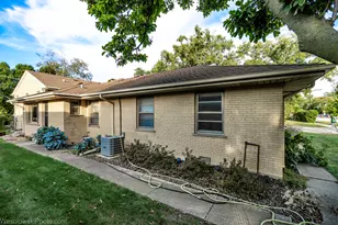 6400 N Knox Ave, Lincolnwood, IL 60712 - Photo 3