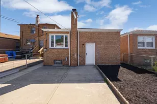 9734 S Princeton Ave, Chicago, IL 60628 - Photo 7