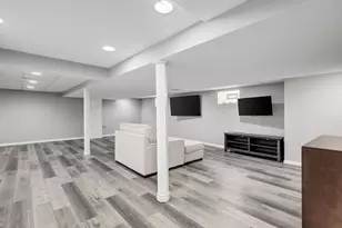 842 S Euclid Ave, Villa Park, IL 60181 - Photo 21