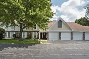 860 Chasefield Ln, Crystal Lake, IL 60014 - Photo 1