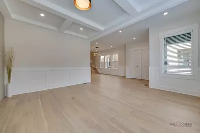 5748 W Eastwood Avenue, Chicago, IL 60630 - Photo 9