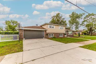 8001 S Thomas Ave, Bridgeview, IL 60455 - Photo 1