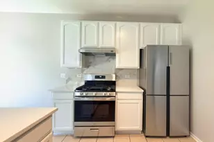 3989 Blackstone Dr, Aurora, IL 60504 - Photo 7