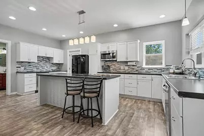 904 E Water Street, Pontiac, IL 61764 - Photo 5