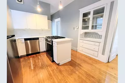 1911 W Belmont Avenue #2R, Chicago, IL 60657 - Photo 3