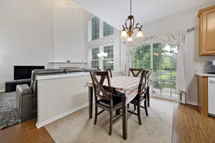2826 Peachtree Cir, Aurora, IL 60502 - Photo 7