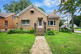 867 Clay St, Woodstock, IL 60098 - Photo 1
