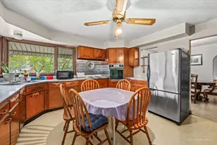 867 Clay St, Woodstock, IL 60098 - Photo 9