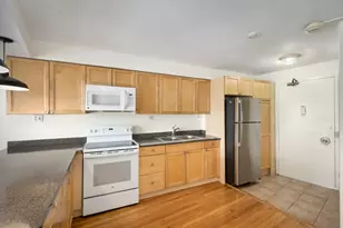 300 N State St, Chicago, IL 60654 - Photo 7