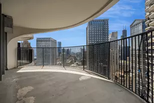 300 N State St, Chicago, IL 60654 - Photo 13