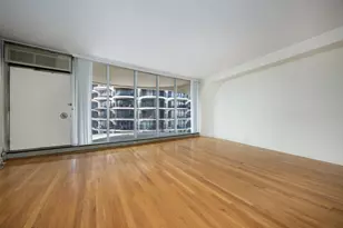 300 N State St, Chicago, IL 60654 - Photo 3