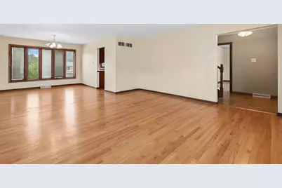 822 Bradoc Street, Chicago Heights, IL 60411 - Photo 5