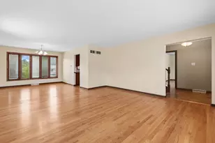 822 Bradoc St, Chicago Heights, IL 60411 - Photo 5