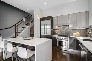 1224 W Ohio St, Chicago, IL 60642 - Photo 11