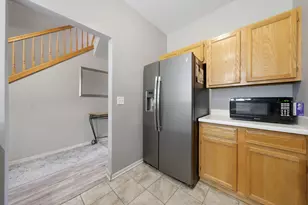 209 Oxford Ct, Oswego, IL 60543 - Photo 9