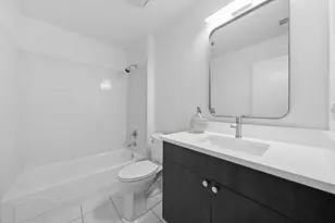 520 W Huron St, Chicago, IL 60654 - Photo 13