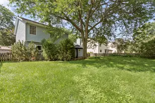 616 Blue Spruce Ln, Mundelein, IL 60060 - Photo 27