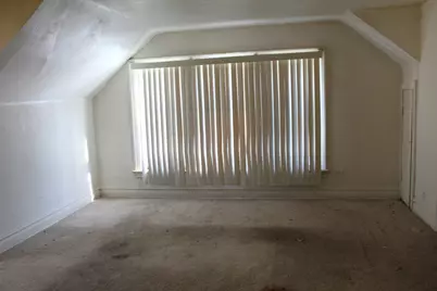 1616 Victoria Avenue, North Chicago, IL 60064 - Photo 9
