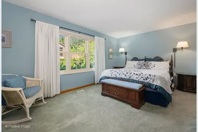 1049 Wheaton Oaks Drive, Wheaton, IL 60187 - Photo 17