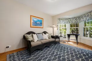 1049 Wheaton Oaks Dr, Wheaton, IL 60187 - Photo 9