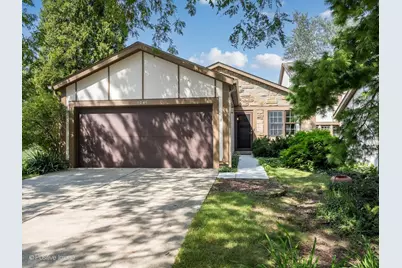 1049 Wheaton Oaks Drive, Wheaton, IL 60187 - Photo 1