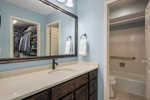 1049 Wheaton Oaks Dr, Wheaton, IL 60187 - Photo 19