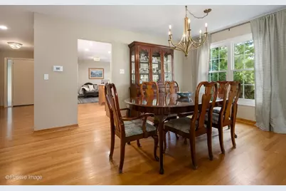 1049 Wheaton Oaks Drive, Wheaton, IL 60187 - Photo 13