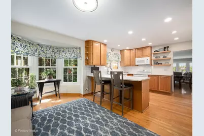 1049 Wheaton Oaks Drive, Wheaton, IL 60187 - Photo 7