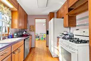 842 N Memorial Dr, Chicago Heights, IL 60411 - Photo 3