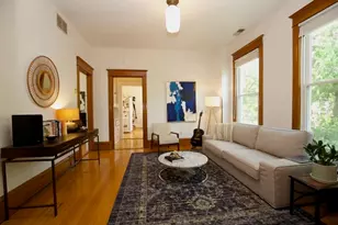 1111 W Roscoe St, Chicago, IL 60657 - Photo 9