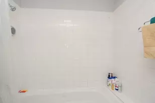 1111 W Roscoe St, Chicago, IL 60657 - Photo 5