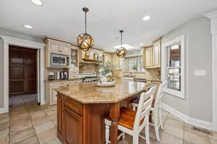 2104 Kenton Ln, Libertyville, IL 60048 - Photo 9