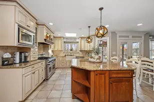 2104 Kenton Ln, Libertyville, IL 60048 - Photo 7